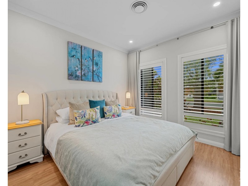 8396 Magnolia Drive East, Hope Island QLD 4212