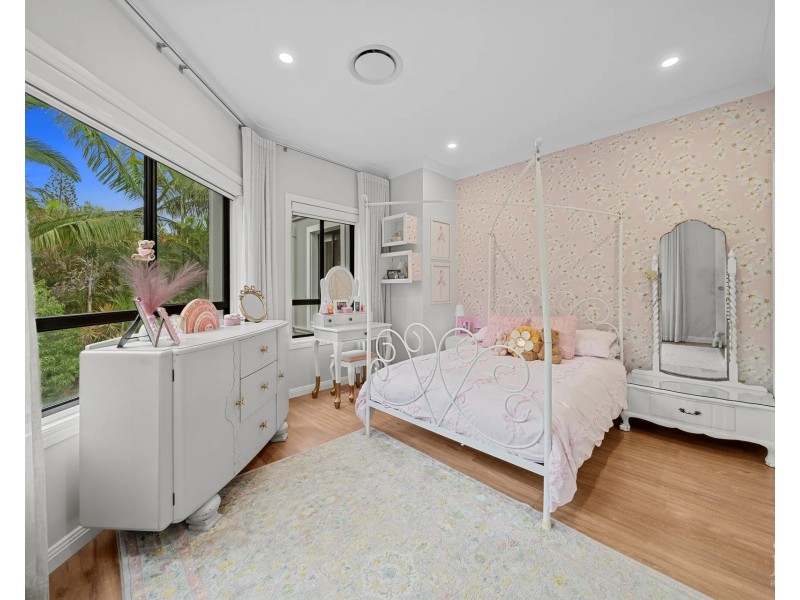 8396 Magnolia Drive East, Hope Island QLD 4212