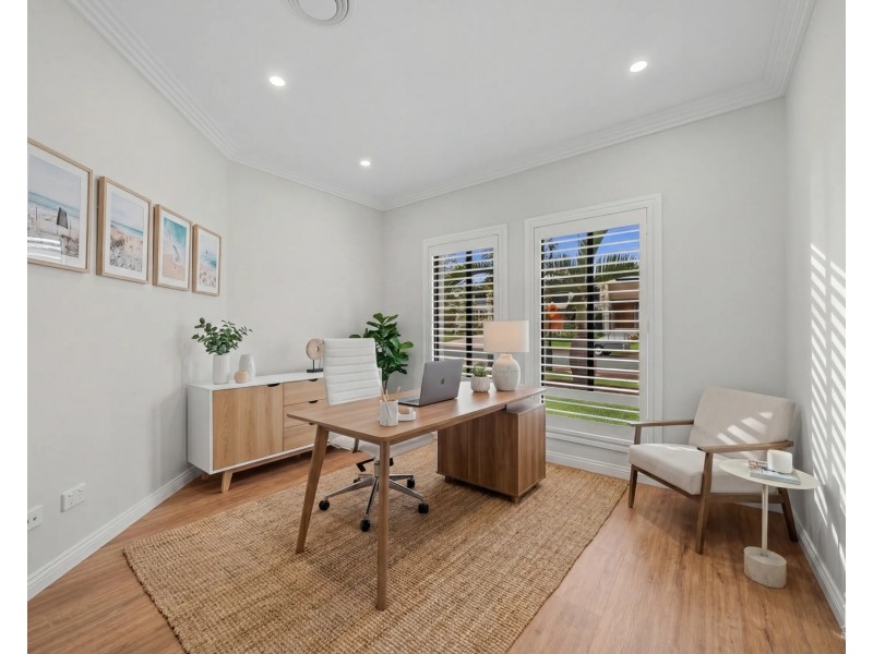 8396 Magnolia Drive East, Hope Island QLD 4212