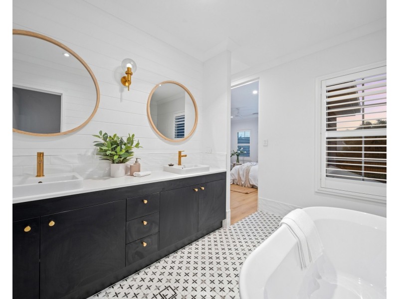 3054  Forest Hills Drive, Sanctuary Cove QLD 4212