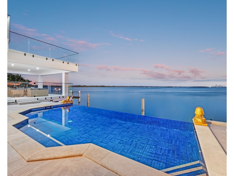 23 King Arthurs Court, Sovereign Islands QLD 4216
