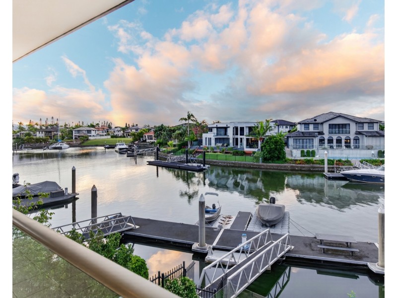 2243 Glengallon Way, Hope Island QLD 4212