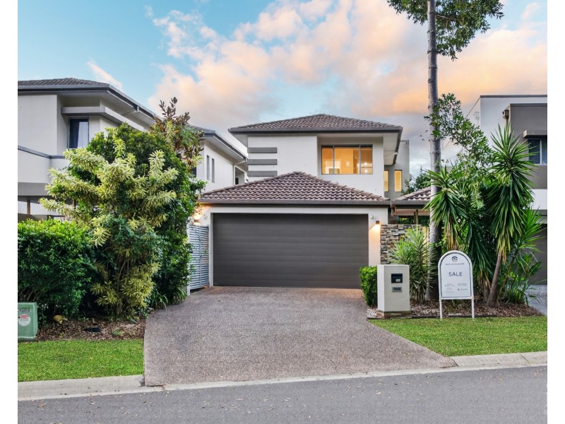 2243 Glengallon Way, Hope Island QLD 4212