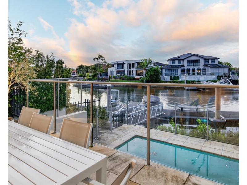 2243 Glengallon Way, Hope Island QLD 4212