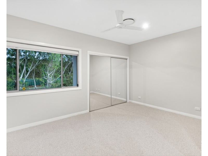 2243 Glengallon Way, Hope Island QLD 4212