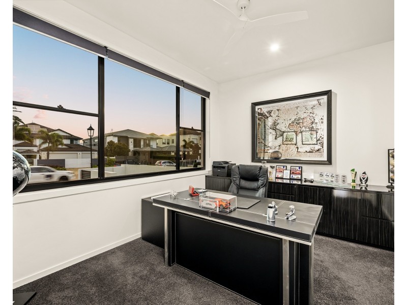62 Knightsbridge Parade East, Sovereign Islands QLD 4216