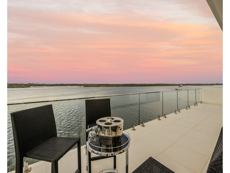 62 Knightsbridge Parade East, Sovereign Islands QLD 4216