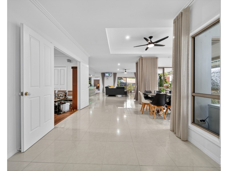 4 Fidelis Place, Coomera Waters QLD 4209
