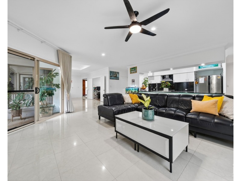 4 Fidelis Place, Coomera Waters QLD 4209