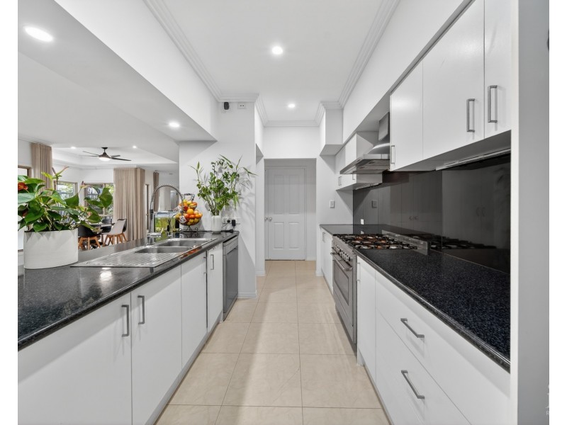 4 Fidelis Place, Coomera Waters QLD 4209