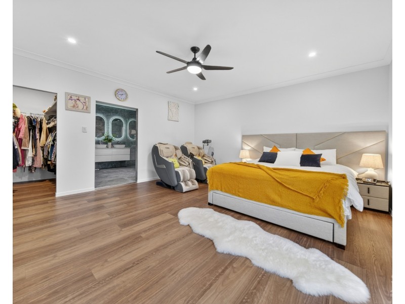 4 Fidelis Place, Coomera Waters QLD 4209