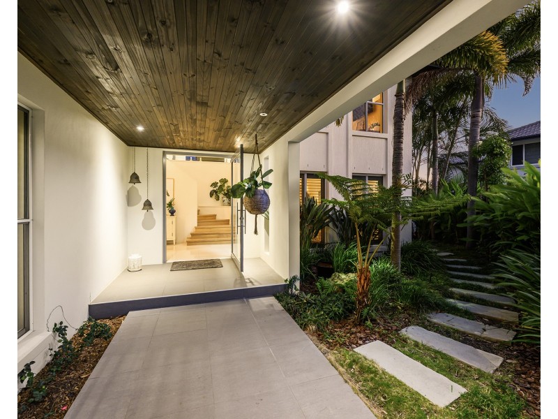 4 Royal Mews, Sovereign Islands QLD 4216