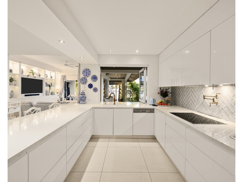 4 Royal Mews, Sovereign Islands QLD 4216