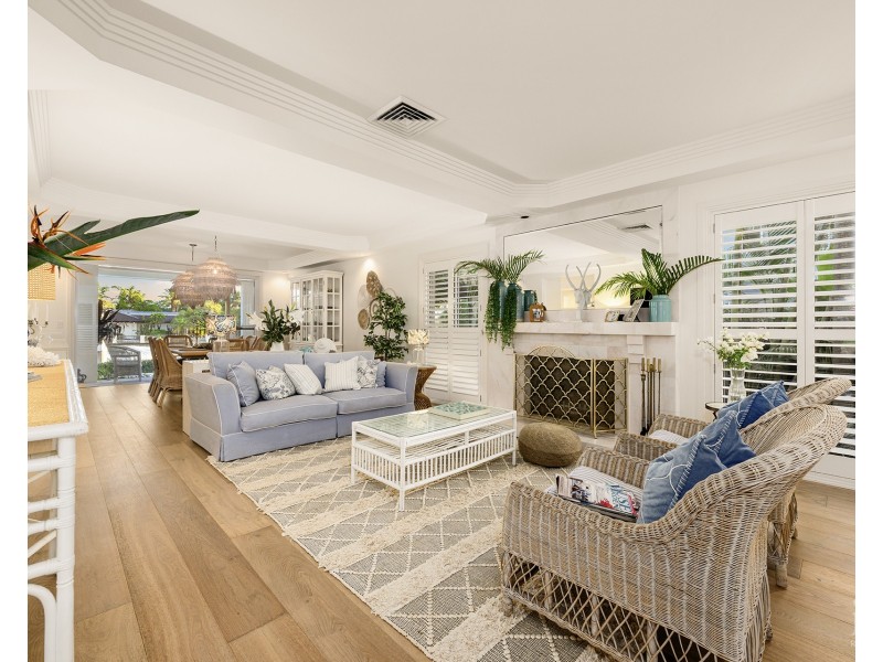4 Royal Mews, Sovereign Islands QLD 4216