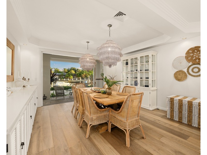 4 Royal Mews, Sovereign Islands QLD 4216