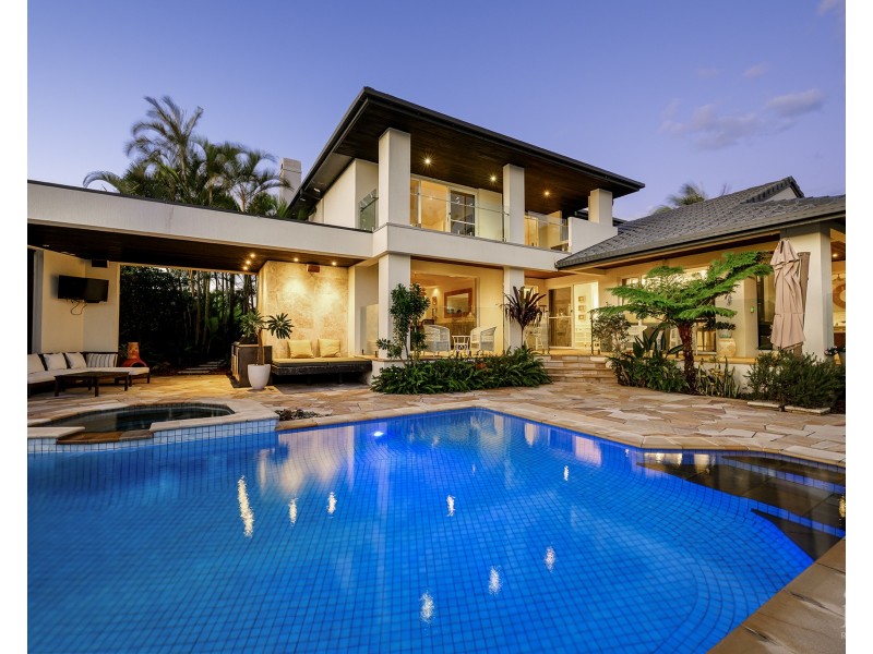 4 Royal Mews, Sovereign Islands QLD 4216