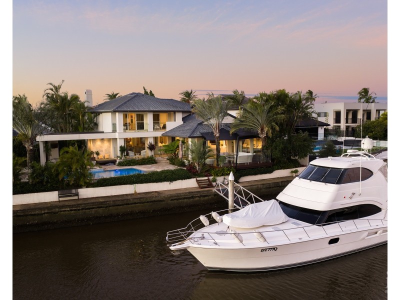 4 Royal Mews, Sovereign Islands QLD 4216