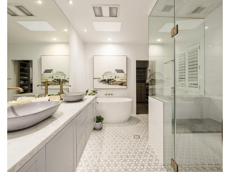 4 Royal Mews, Sovereign Islands QLD 4216