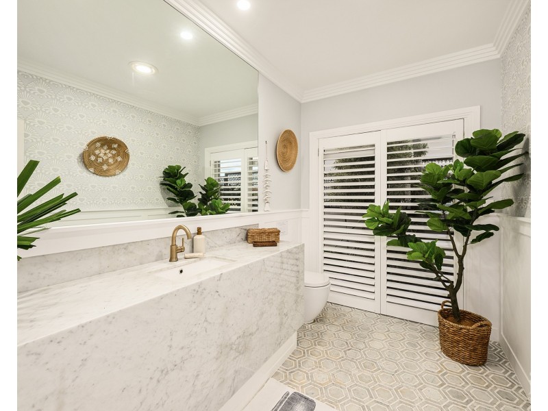 4 Royal Mews, Sovereign Islands QLD 4216