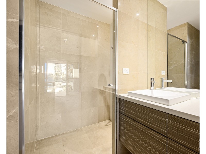 4 Royal Mews, Sovereign Islands QLD 4216