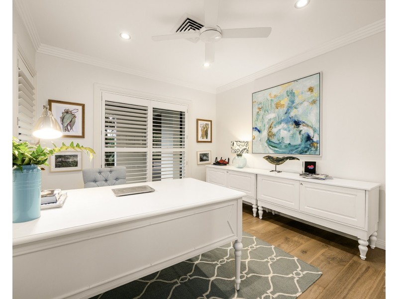 4 Royal Mews, Sovereign Islands QLD 4216