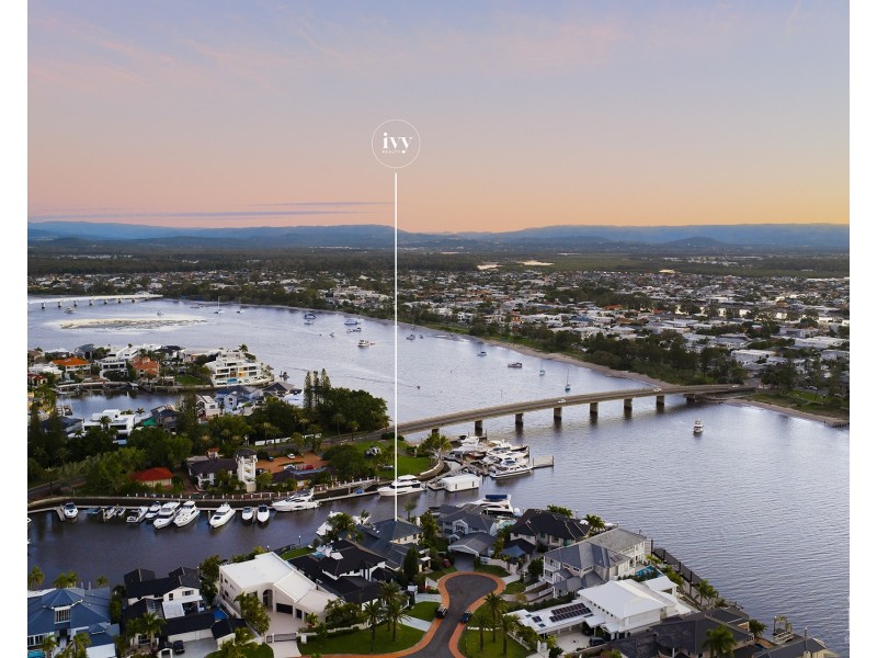 4 Royal Mews, Sovereign Islands QLD 4216