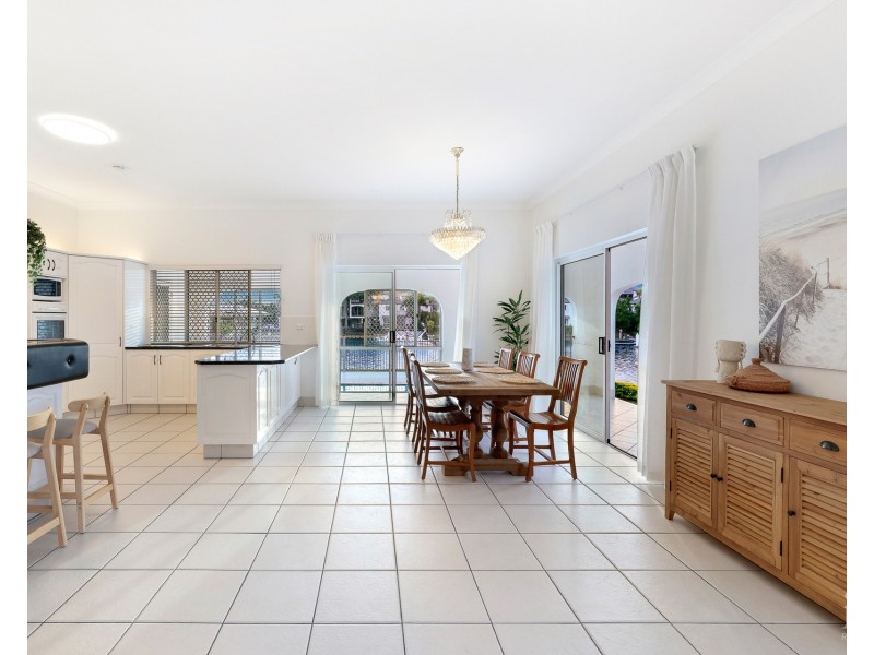 18 Grand Canal Way, Runaway Bay QLD 4216
