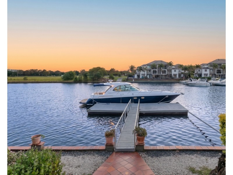 18 Grand Canal Way, Runaway Bay QLD 4216
