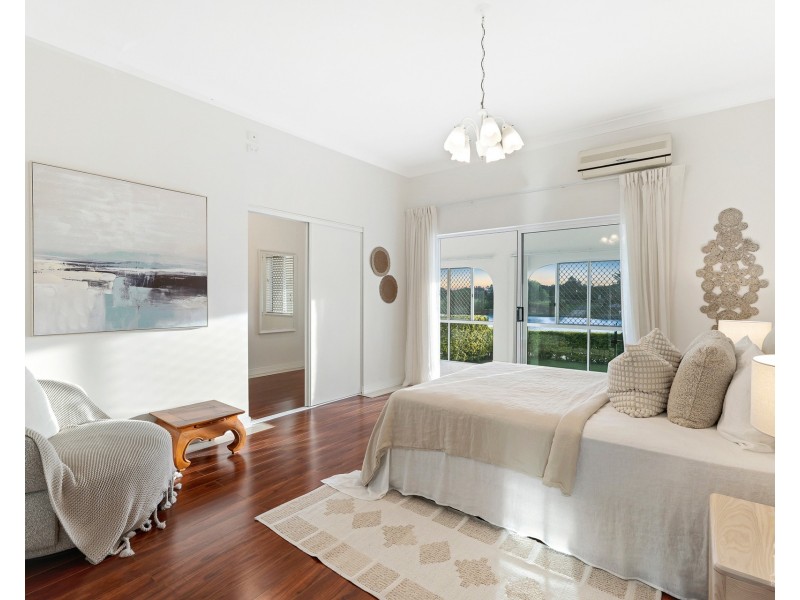 18 Grand Canal Way, Runaway Bay QLD 4216
