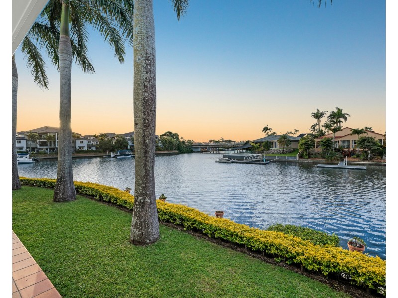 18 Grand Canal Way, Runaway Bay QLD 4216