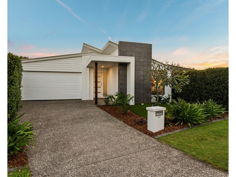 24 Azure Way, Hope Island QLD 4212