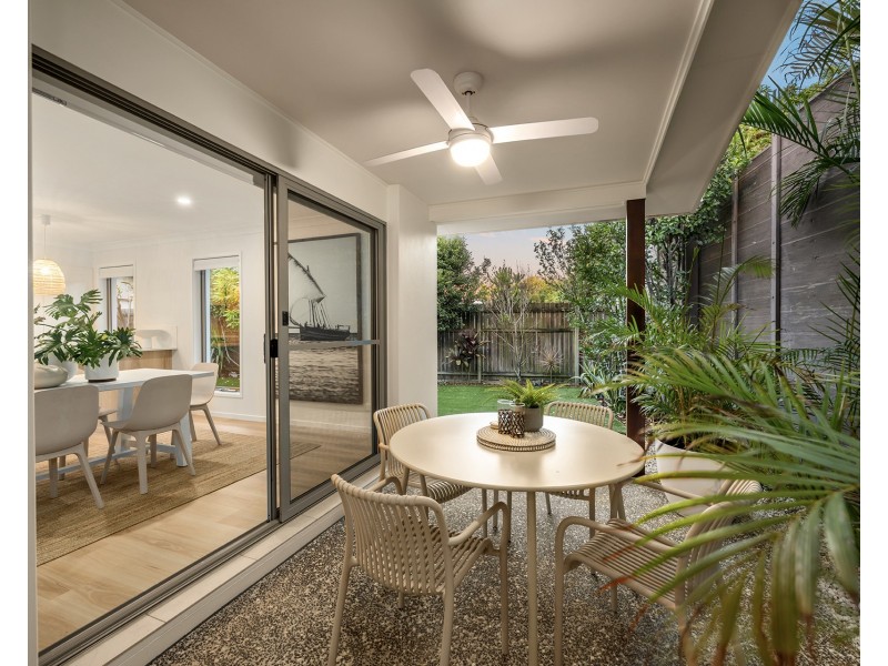 24 Azure Way, Hope Island QLD 4212