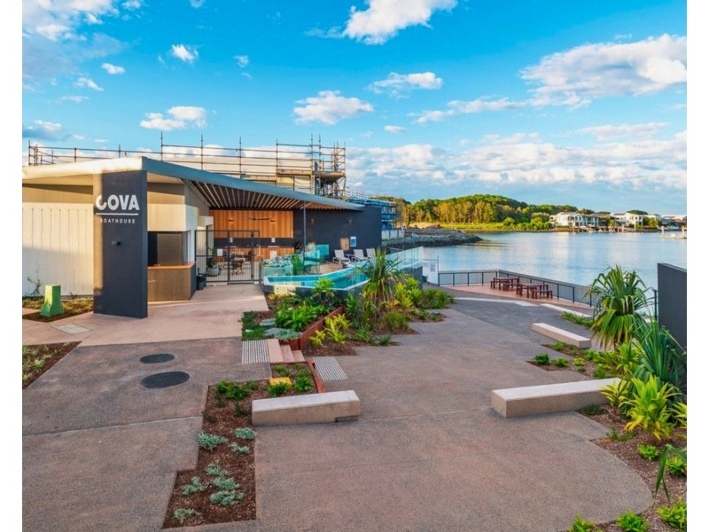24 Azure Way, Hope Island QLD 4212