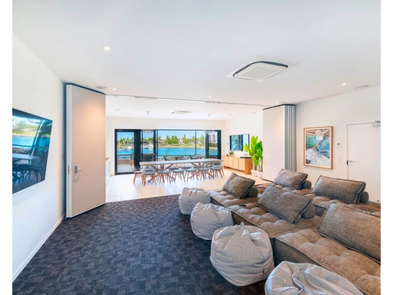 24 Azure Way, Hope Island QLD 4212