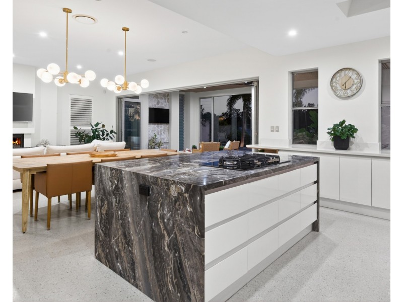 7620 Fairway Boulevard, Hope Island QLD 4212