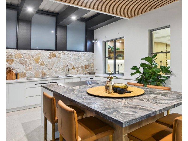 7620 Fairway Boulevard, Hope Island QLD 4212