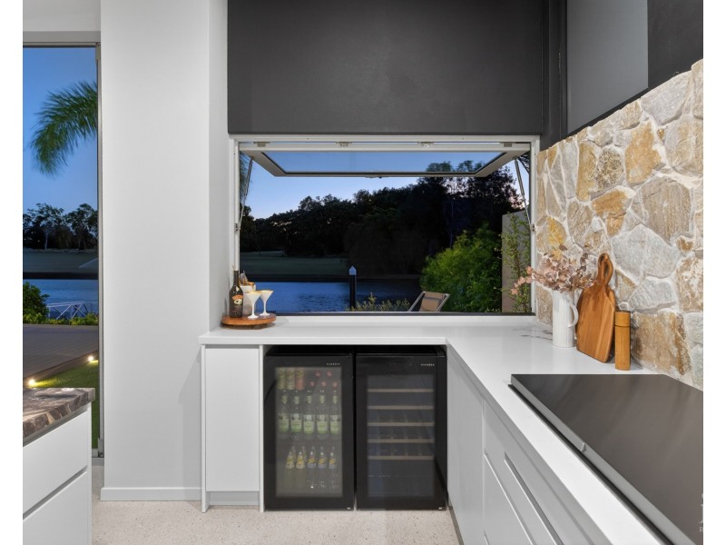 7620 Fairway Boulevard, Hope Island QLD 4212