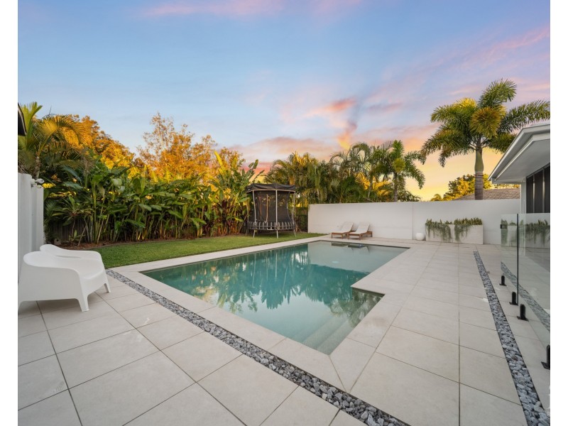 9135 Peter Senior Drive, Hope Island QLD 4212