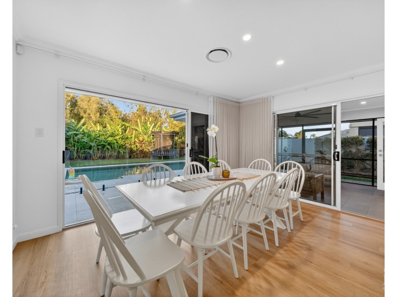 9135 Peter Senior Drive, Hope Island QLD 4212