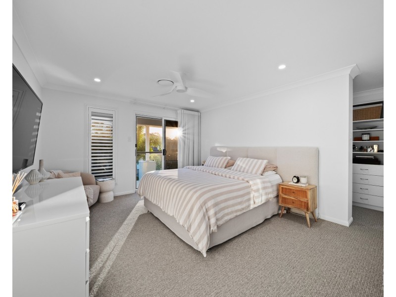 9135 Peter Senior Drive, Hope Island QLD 4212