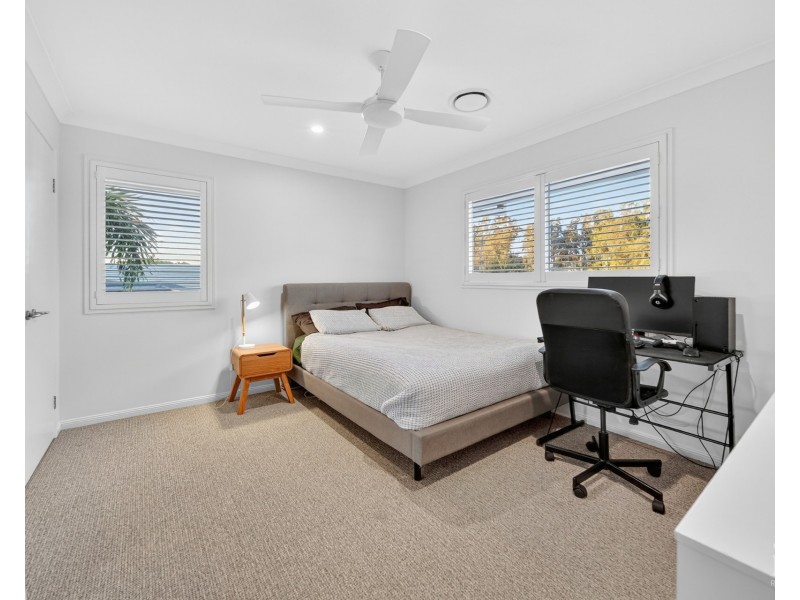 9135 Peter Senior Drive, Hope Island QLD 4212