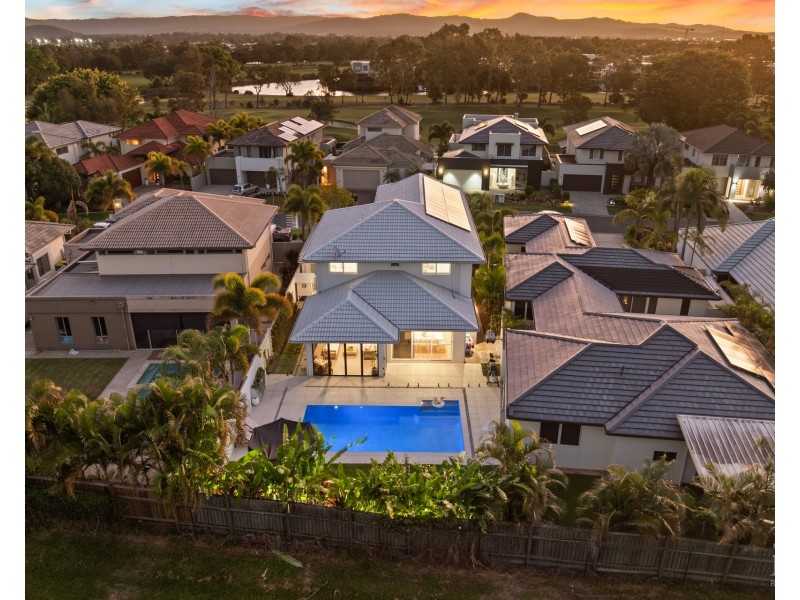 9135 Peter Senior Drive, Hope Island QLD 4212