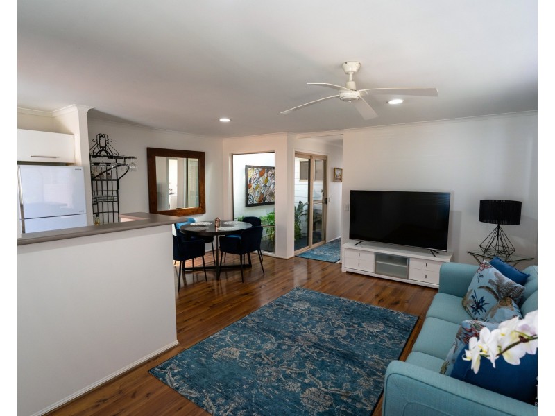 2/17 Cawthray Street, Biggera Waters QLD 4216