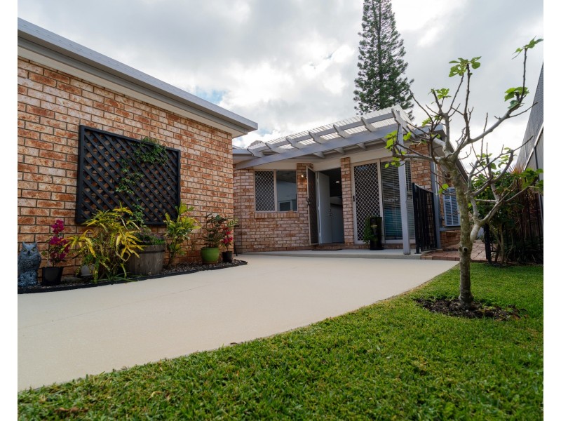 2/17 Cawthray Street, Biggera Waters QLD 4216