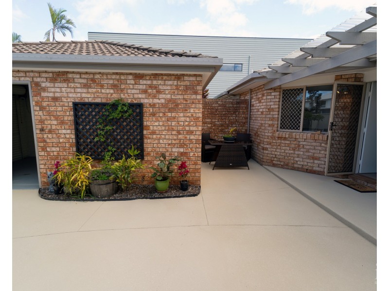 2/17 Cawthray Street, Biggera Waters QLD 4216