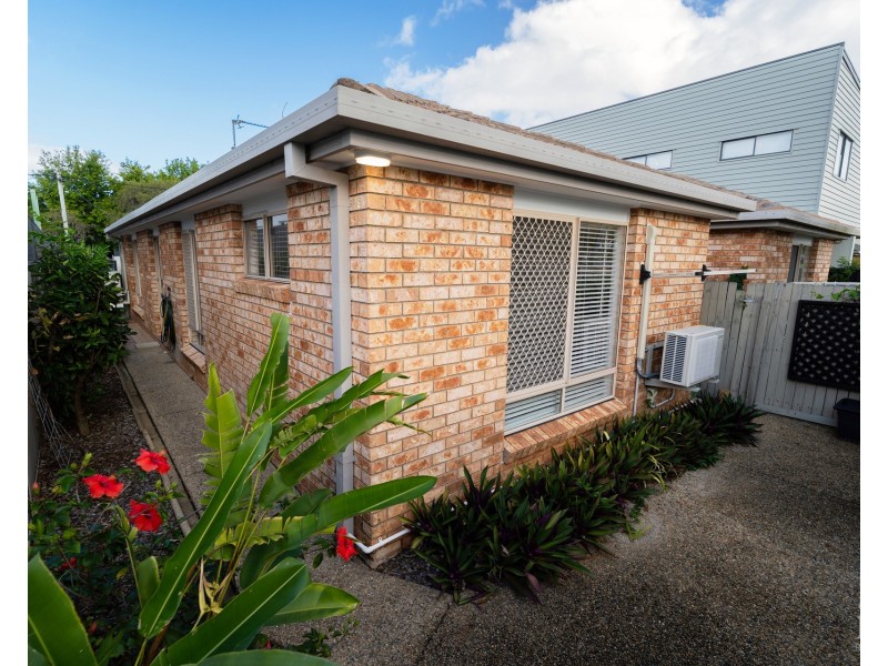 2/17 Cawthray Street, Biggera Waters QLD 4216