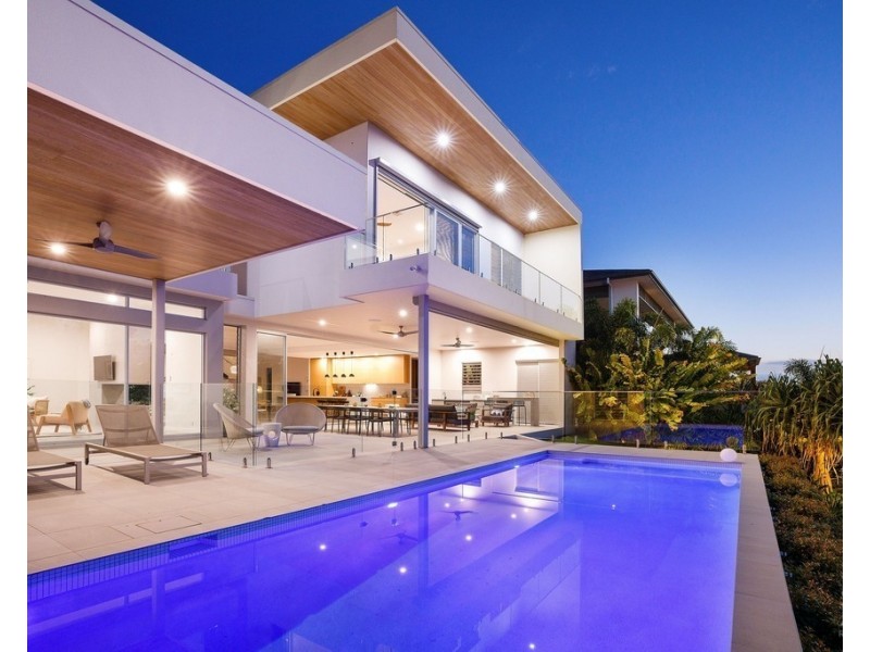 2516 Cressbrook Drive, Hope Island QLD 4212