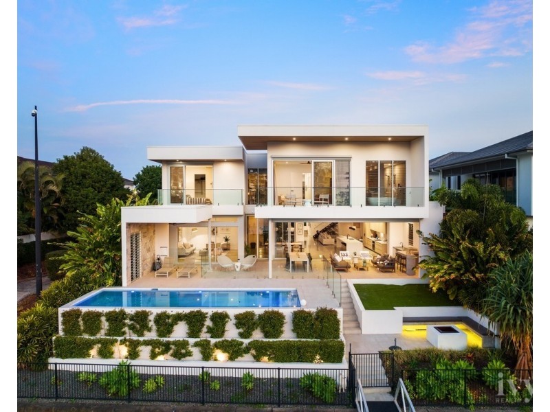 2516 Cressbrook Drive, Hope Island QLD 4212
