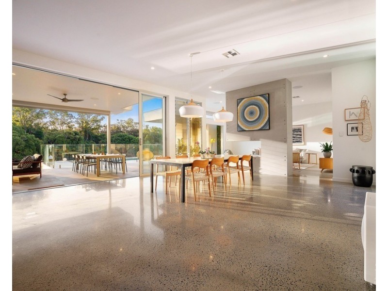 2516 Cressbrook Drive, Hope Island QLD 4212