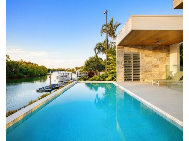 2516 Cressbrook Drive, Hope Island QLD 4212